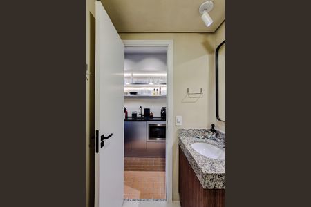 Banheiro de kitnet/studio para alugar com 1 quarto, 26m² em Perdizes, São Paulo