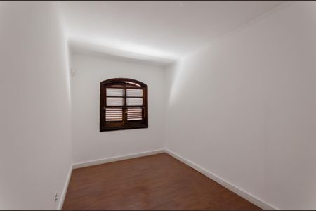 Casa à venda com 158m², 5 quartos e 2 vagasQuarto 3