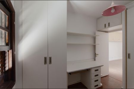 Casa à venda com 158m², 5 quartos e 2 vagasQuarto 2
