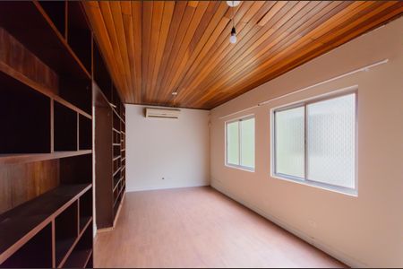 Casa à venda com 158m², 5 quartos e 2 vagasQuarto 4