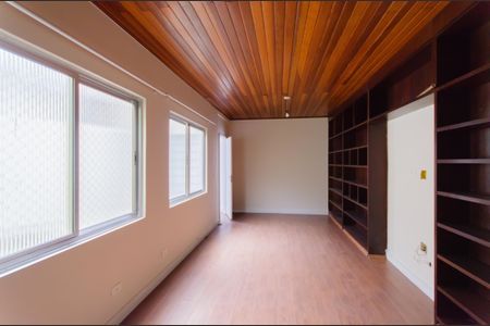 Casa à venda com 158m², 5 quartos e 2 vagasQuarto 4