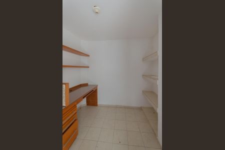Casa à venda com 158m², 5 quartos e 2 vagasQuarto 1