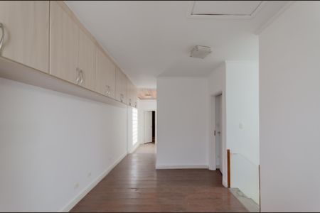Casa à venda com 158m², 5 quartos e 2 vagasCorredor dos Quartos