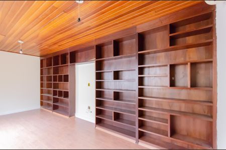 Casa à venda com 158m², 5 quartos e 2 vagasQuarto 4