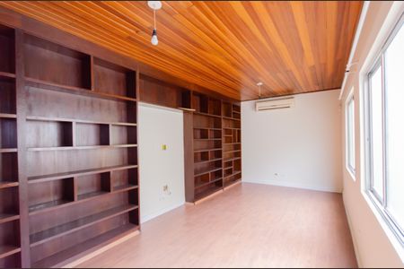 Casa à venda com 158m², 5 quartos e 2 vagasQuarto 4