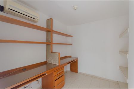 Casa à venda com 158m², 5 quartos e 2 vagasQuarto 1