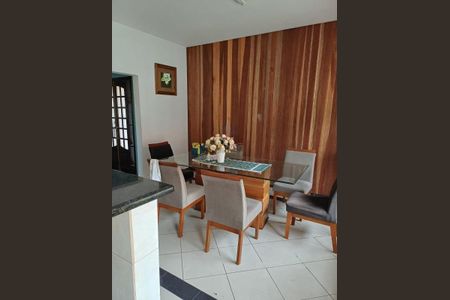 Casa à venda com 180m², 3 quartos e 6 vagas