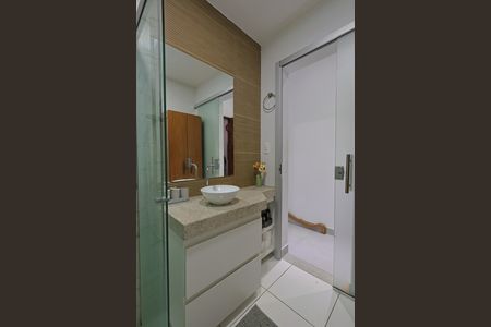 Banheiro de kitnet/studio à venda com 1 quarto, 30m² em Funcionários, Belo Horizonte