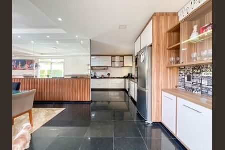 Casa à venda com 5 quartos, 347m² em Socorro, São Paulo