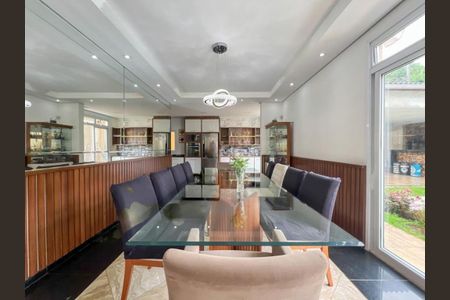 Casa à venda com 5 quartos, 347m² em Socorro, São Paulo