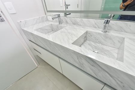 Apartamento à venda com 110m², 3 quartos e sem vagaBanheiro