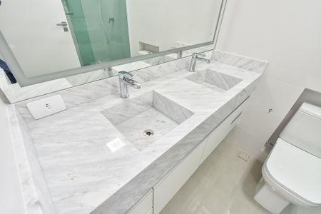 Apartamento à venda com 110m², 3 quartos e sem vagaBanheiro