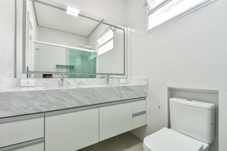 Apartamento à venda com 110m², 3 quartos e sem vagaBanheiro