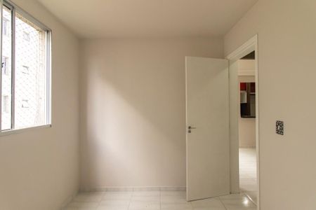Quarto 1 de apartamento para alugar com 2 quartos, 47m² em Pinheirinho, Curitiba