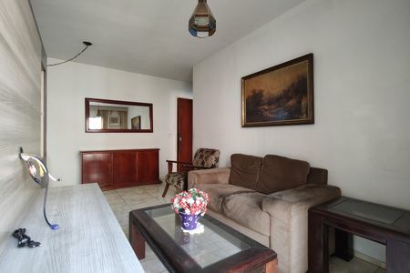 Apartamento para alugar com 70m², 2 quartos e 1 vagaSala