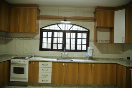 Casa para alugar com 240m², 3 quartos e 2 vagasCozinha 