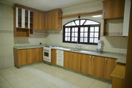 Casa para alugar com 240m², 3 quartos e 2 vagasCozinha 