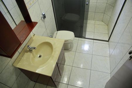 Casa para alugar com 240m², 3 quartos e 2 vagasBanheiro Social 