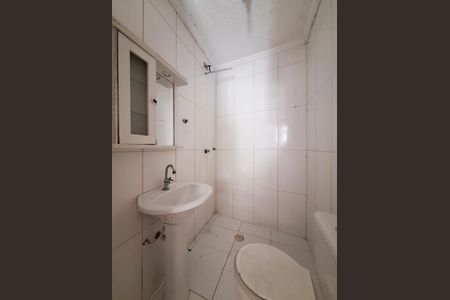 Banheiro de casa para alugar com 2 quartos, 60m² em Jardim Ondina, São Paulo