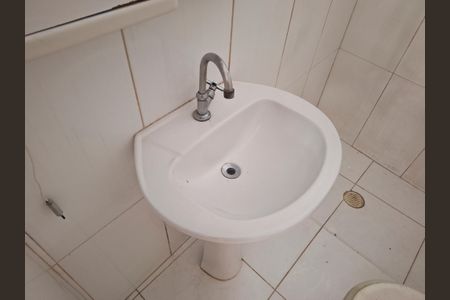 Banheiro de casa para alugar com 2 quartos, 60m² em Jardim Ondina, São Paulo