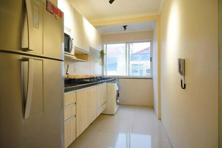 Cozinha  de apartamento para alugar com 1 quarto, 46m² em Vila Ipiranga, Porto Alegre