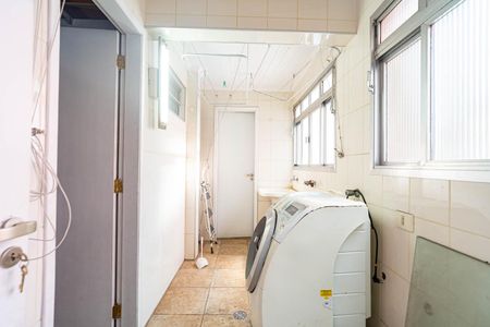 Apartamento à venda com 180m², 3 quartos e 1 vagaÁrea de Serviço