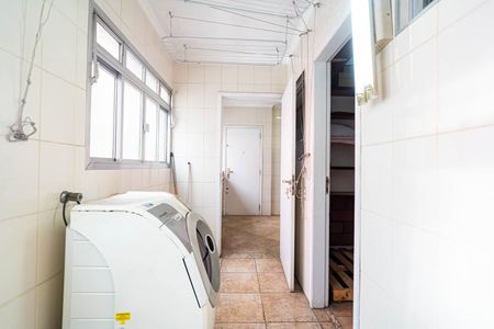 Apartamento à venda com 180m², 3 quartos e 1 vagaÁrea de Serviço