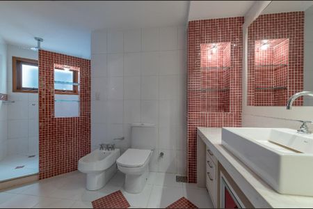 Casa para alugar com 500m², 3 quartos e 3 vagasBanheiro 1