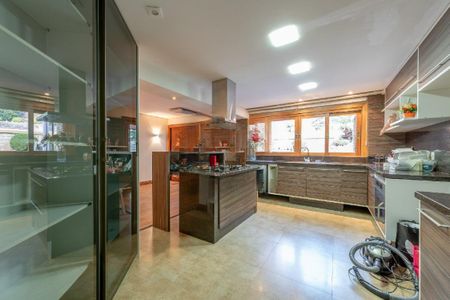 Cozinha de casa para alugar com 3 quartos, 500m² em São João, Porto Alegre