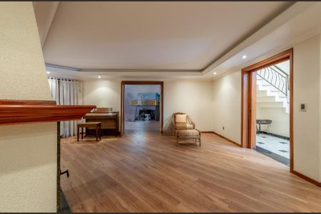 Casa para alugar com 500m², 3 quartos e 3 vagasÁrea Comum 