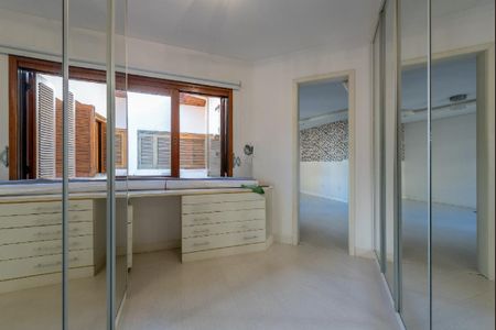 Quarto 2 de casa para alugar com 3 quartos, 500m² em São João, Porto Alegre