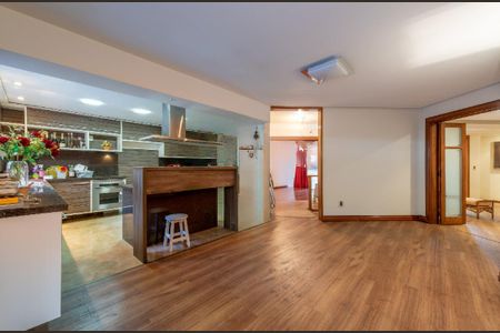 Sala  de casa para alugar com 3 quartos, 500m² em São João, Porto Alegre