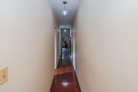 Casa para alugar com 200m², 3 quartos e 2 vagascorredor para os cômodos_2