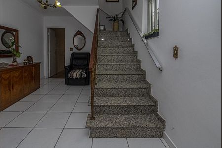 Casa para alugar com 200m², 3 quartos e 2 vagasacesso para os pisos._1