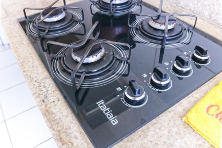 Apartamento à venda com 44m², 2 quartos e sem vaga Apartamento à venda com 44m², 2 quartos e sem vagaCozinha e Área de Serviço