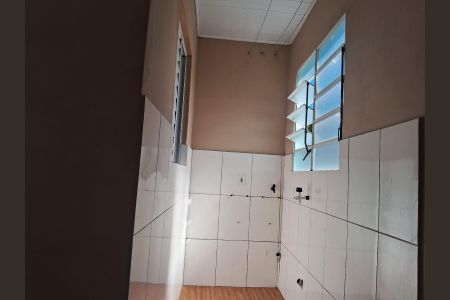 Banheiro  de kitnet/studio para alugar com 1 quarto, 49m² em Passo das Pedras, Porto Alegre