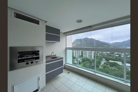 Apartamento para alugar com 124m², 3 quartos e 2 vagas Apartamento para alugar com 124m², 3 quartos e 2 vagasVaranda