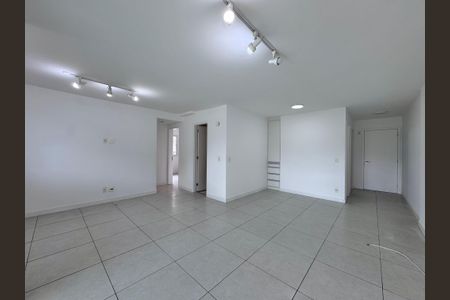 Apartamento para alugar com 124m², 3 quartos e 2 vagas Apartamento para alugar com 124m², 3 quartos e 2 vagasSala