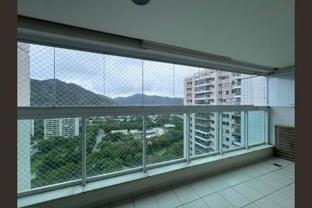 Apartamento para alugar com 124m², 3 quartos e 2 vagas Apartamento para alugar com 124m², 3 quartos e 2 vagasVaranda