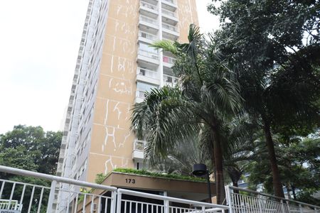 Apartamento para alugar com 67m², 2 quartos e 2 vagasFachada