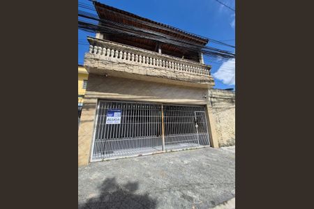 Casa para alugar com 82m², 2 quartos e 1 vaga Casa para alugar com 82m², 2 quartos e 1 vagaFachada