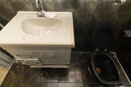 Casa para alugar com 82m², 2 quartos e 1 vaga Casa para alugar com 82m², 2 quartos e 1 vagaBanheiro 2