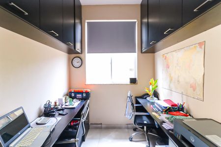 Apartamento à venda com 140m², 3 quartos e sem vaga Apartamento à venda com 140m², 3 quartos e sem vagaSala escritório