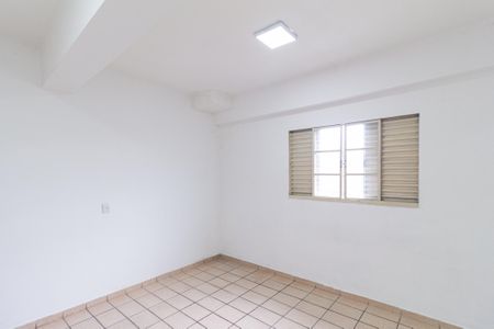 Quarto de casa para alugar com 1 quarto, 70m² em Vila Veloso, Carapicuíba
