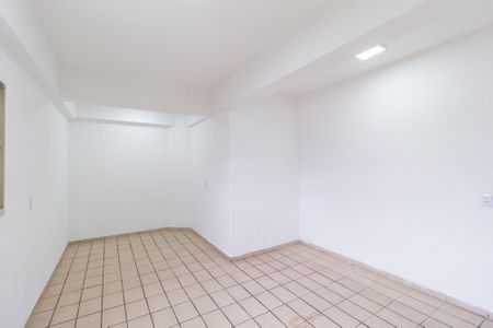 Quarto de casa para alugar com 1 quarto, 70m² em Vila Veloso, Carapicuíba