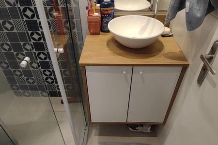 Apartamento à venda com 84m², 2 quartos e 2 vagasBanheiro da Suíte