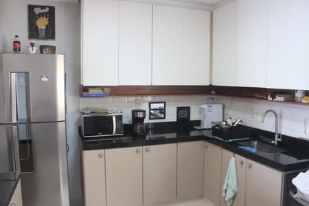 Apartamento à venda com 84m², 2 quartos e 2 vagasCozinha