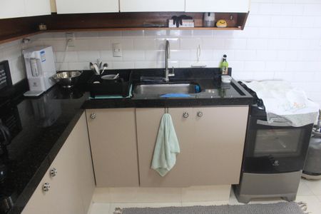 Apartamento à venda com 84m², 2 quartos e 2 vagasCozinha