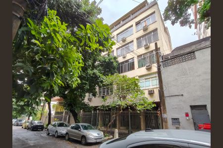 Apartamento à venda com 78m², 2 quartos e 1 vagaFachada e portaria