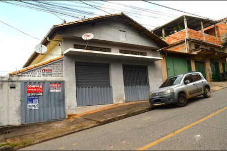 Casa à venda com 360m², 3 quartos e 4 vagasFachada